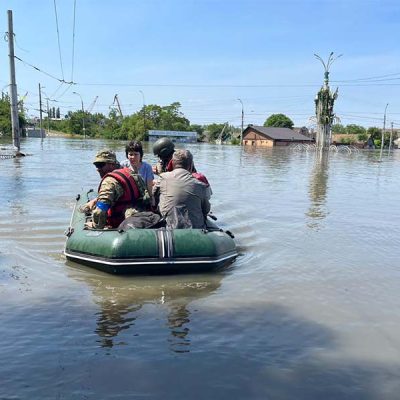 Flooded_Kherson,_2023-06-07_(22)